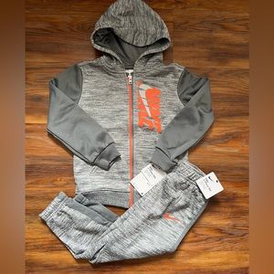 NWT! Boys 4t Nike set